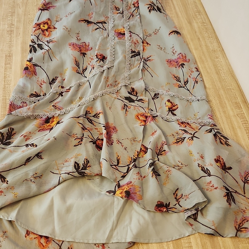 HOPE & IVY Maternity Women’s Floral Circular Sleeve V Neck Empire Waist, size 10 - Picture 6 of 11
